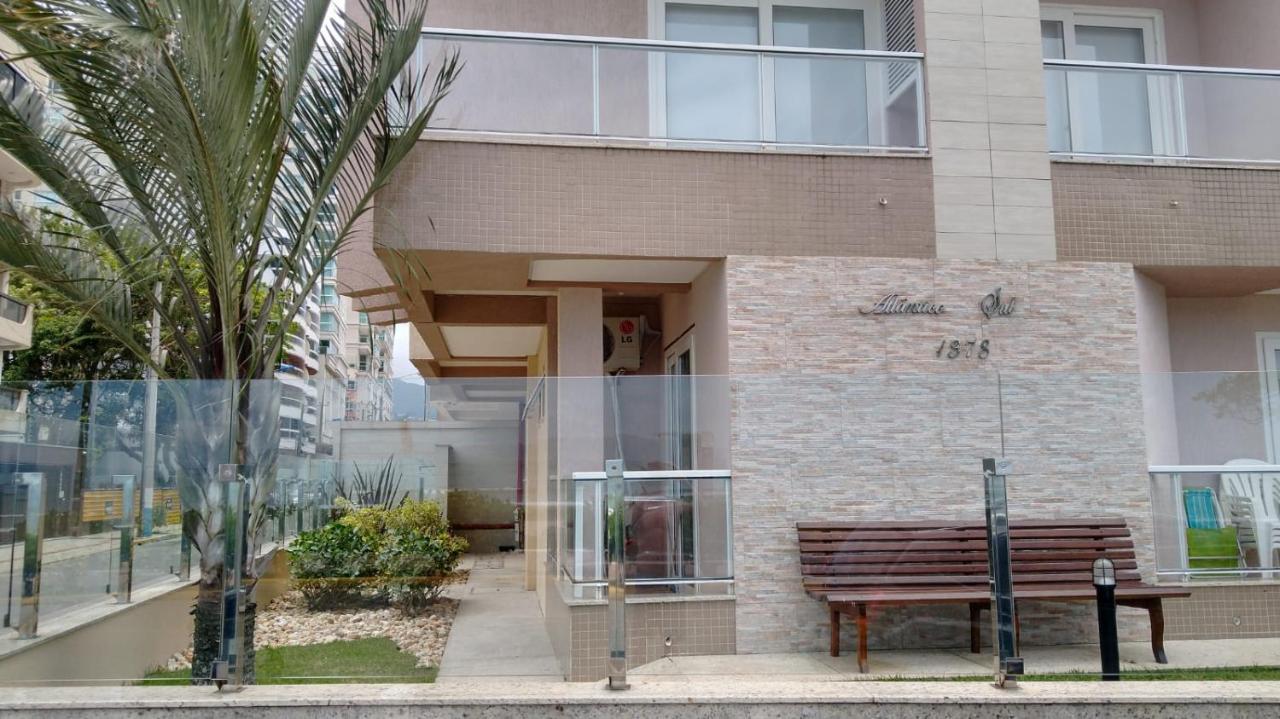 Apartamento De Cobertura Frente Para O Mar Itapema Exterior foto